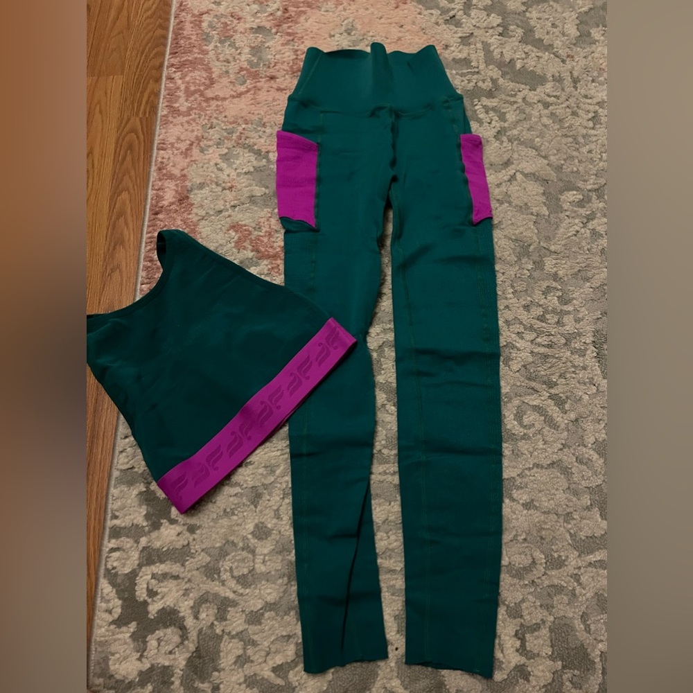 Fabletics Pink and Green set size small